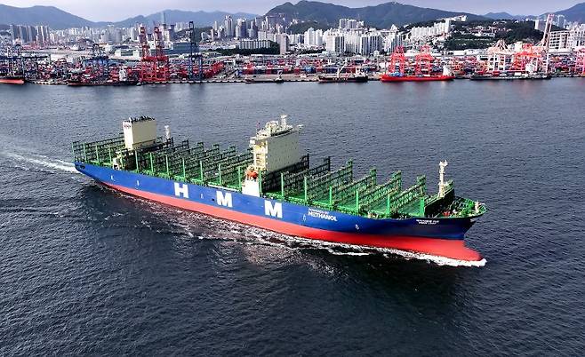 HJ중공업이 건조한 8850TEU급 컨테이너선 HJ중공업 제공