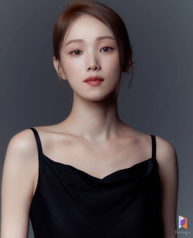 이성경 / 판타지오