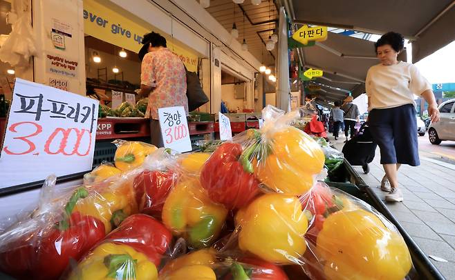 2일 서울 시내 한 전통시장 모습. /뉴스1