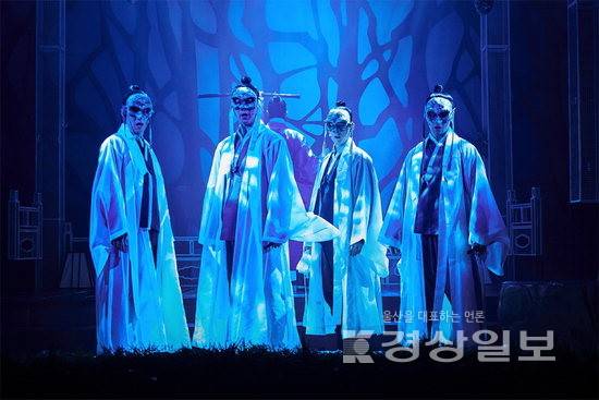 ▲ 뮤지컬 '등등곡'이 오는 27일 오후 2·6시 울산문화예술회관 소공연장에서 열린다. 뮤지컬 '등등곡'의 한 장면. (주)나인스토리 제공