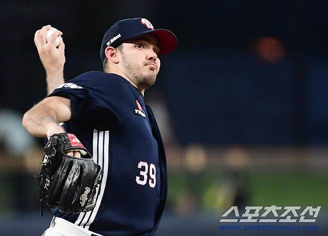 12일 광주 기아챔피언스필드에서 열린 KIA와 두산의 경기. 선발 투구하고 있는 두산 잭로그. 광주=송정헌 기자songs@sportschosun.com/2025.09.12/