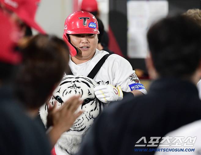 12일 광주 기아챔피언스필드에서 열린 KIA와 두산의 경기. 7회 두산 박치국 상대 솔로홈런을 날린 KIA 한준수. 광주=송정헌 기자songs@sportschosun.com/2025.09.12/