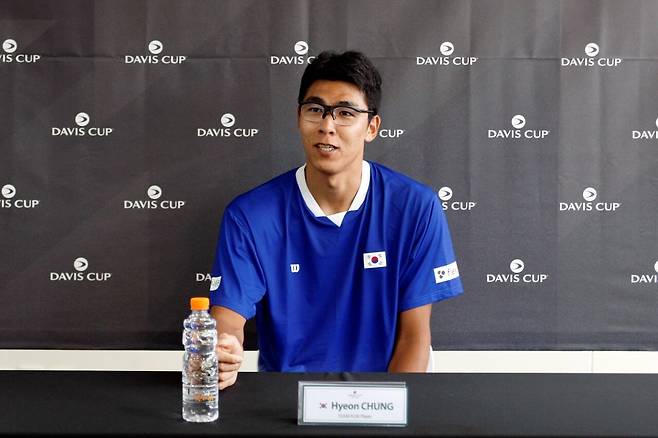 데이비스컵 복귀전을 마친 뒤 인터뷰를 진행 중인 정현