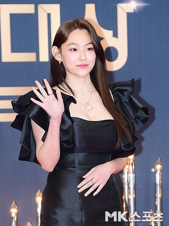 그룹 아이오아이(I.O.I) 출신 배우 강미나가 데뷔 10주년 기념 재결합 프로젝트에 최종 불참한다. 사진=김영구 기자