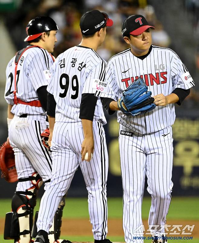 13일 잠실야구장에서 열린 KIA와 LG의 경기, 9회초 송승기가 마운드를 내려가고 있다. 잠실=허상욱 기자wook@sportschosun.com/2025.09.13/