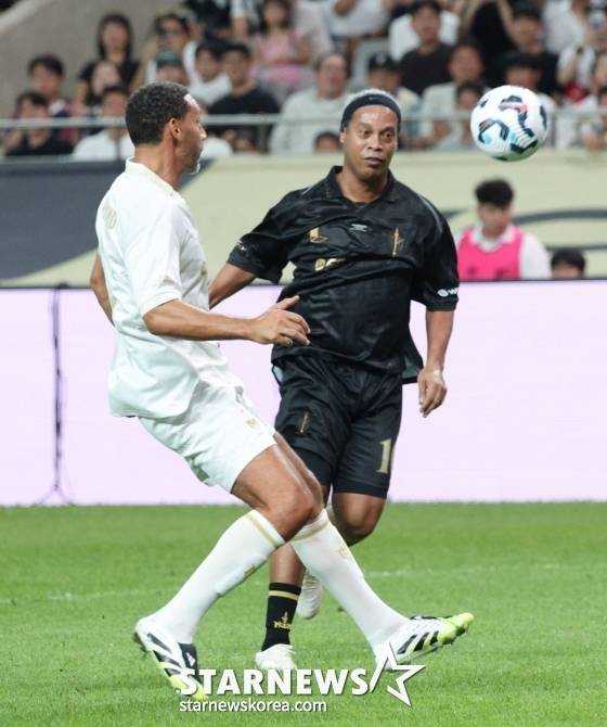 리오 퍼디난드(왼쪽)와 /사진=김진경 대기자