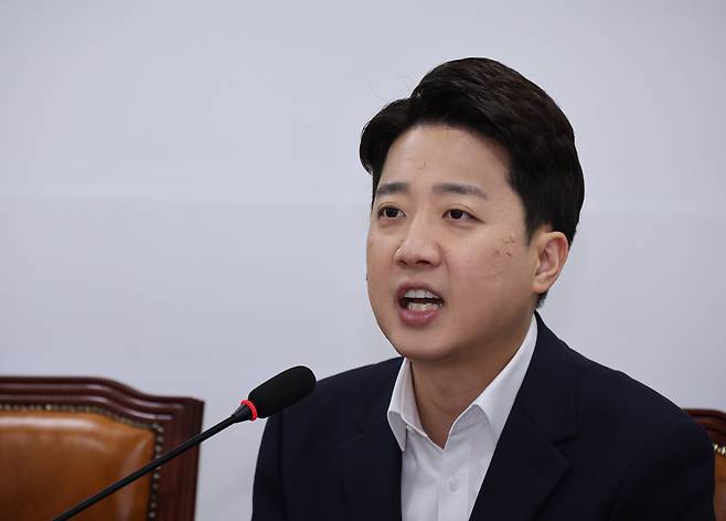 이준석 개혁신당 대표가 15일 오전 서울 여의도 국회에서 열린 최고위원회의에서 발언을 하고 있다. /뉴시스