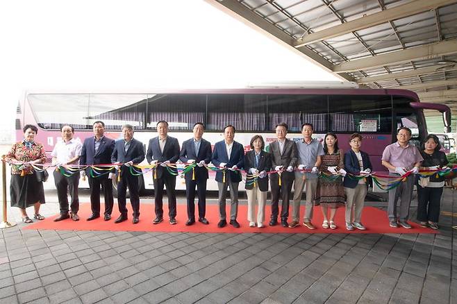 오산~잠실·동서울터미널행 시외버스 8135번 개통식. 오산시 제공