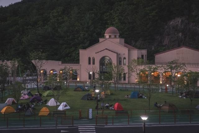 ▲ 2025년 7월 태백시 방문객이 전년 동월에 비해 20.7%, 전월 보다는 47.6% 증가하고, 최근 1년간 관광객수(540만5121명)도 전년 동기 보다 1.7%(8만9603명) 늘어난 것으로 나타났다. 통리 탄탄파크 ‘백패킹’ 모습.