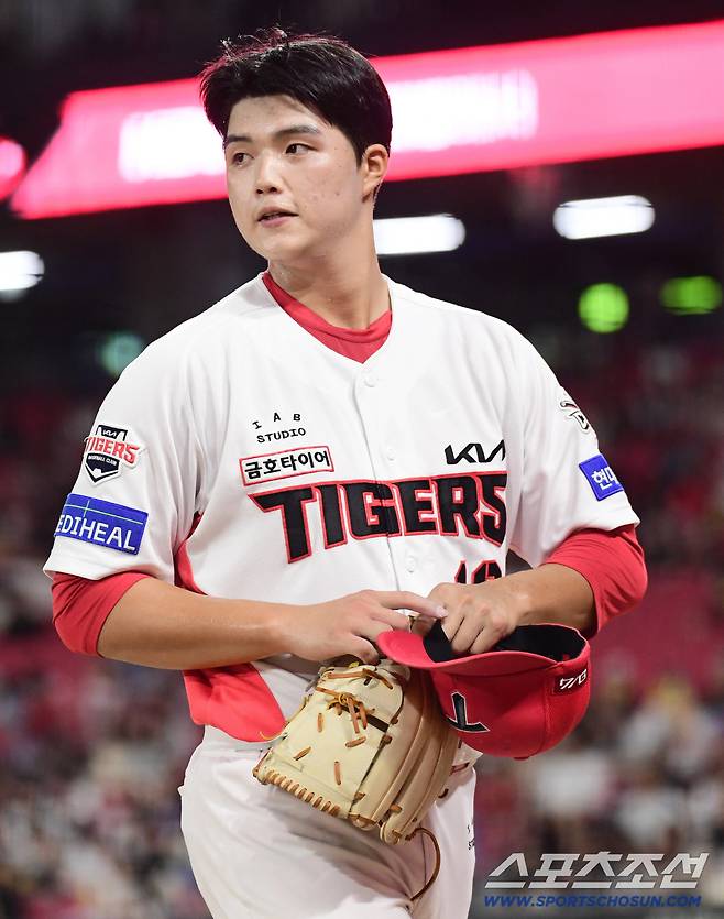 11일 광주 기아챔피언스필드에서 열린 KIA와 롯데의 경기. 4회 투구를 마치고 마운드를 내려오는 KIA 김태형. 광주=송정헌 기자songs@sportschosun.com/2025.09.11/