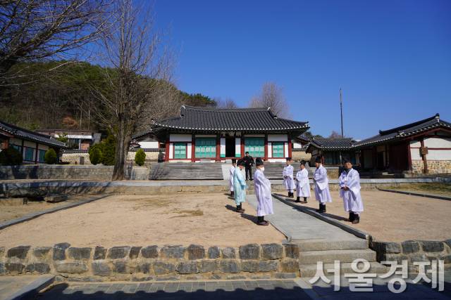 충남 공주향교 모습. 최수문기자