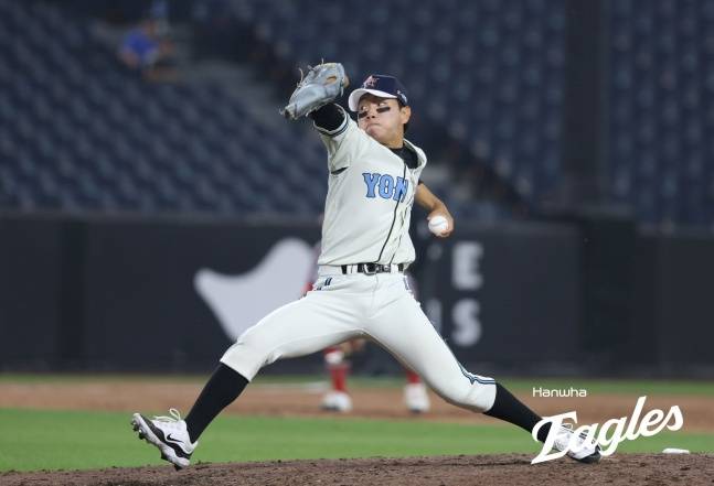 용인시 야구단 최요한이 지난 6월 열린 제3회 한화이글스배 고교-대학 올스타전에서 역투하고 있다. /사진=한화 이글스 제공