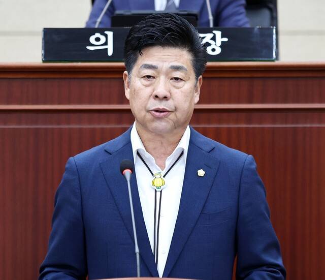 성주군의회 제292회 임시회에서 '5분 자유발언'을 하고 있는 김성우 의원. 성주군의회 제공