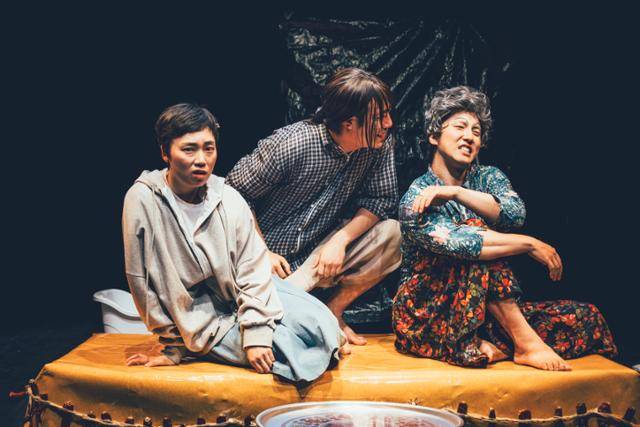 연극 '말린 고추와 복숭아향 립스틱'. 공놀이클럽 제공