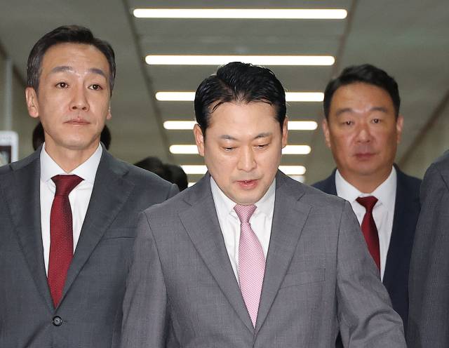 ▲국민의힘 장동혁 대표가 17일 서울 국회에서 열린 권성동 의원 구속 관련 차담회에 참석하고 있다. ⓒ연합뉴스