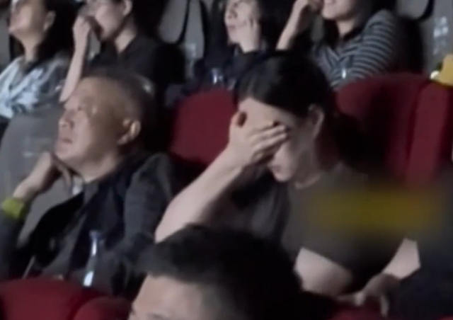 영화 731 관람중인 중국인, KBS 보도화면