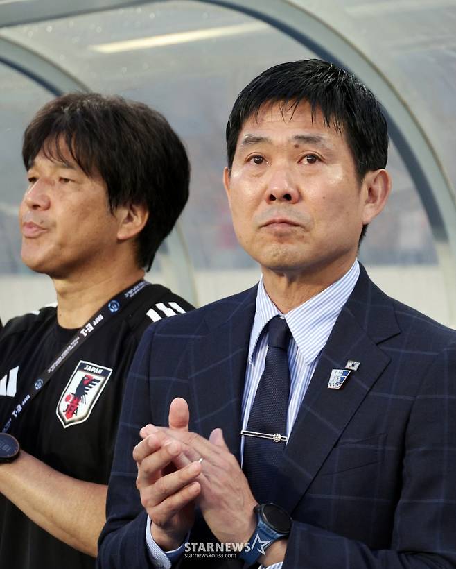 일본 모리야스 하지메 감독이 지난 7월 용인미르종합운동장에서 열린 2025 동아시아축구연맹(EAFF) E-1 챔피언십(동아시안컵) 한국과의 최종전에서 지휘하고 있다. /사진=강영조 선임기자