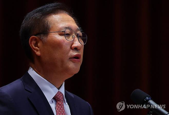 법무부 떠나는 박성재 장관 (과천=연합뉴스) 김도훈 기자 = 박성재 법무부 장관이 5일 정부과천청사 법무부에서 열린 이임식에서 이임사를 하고 있다. 2025.6.5 superdoo82@yna.co.kr