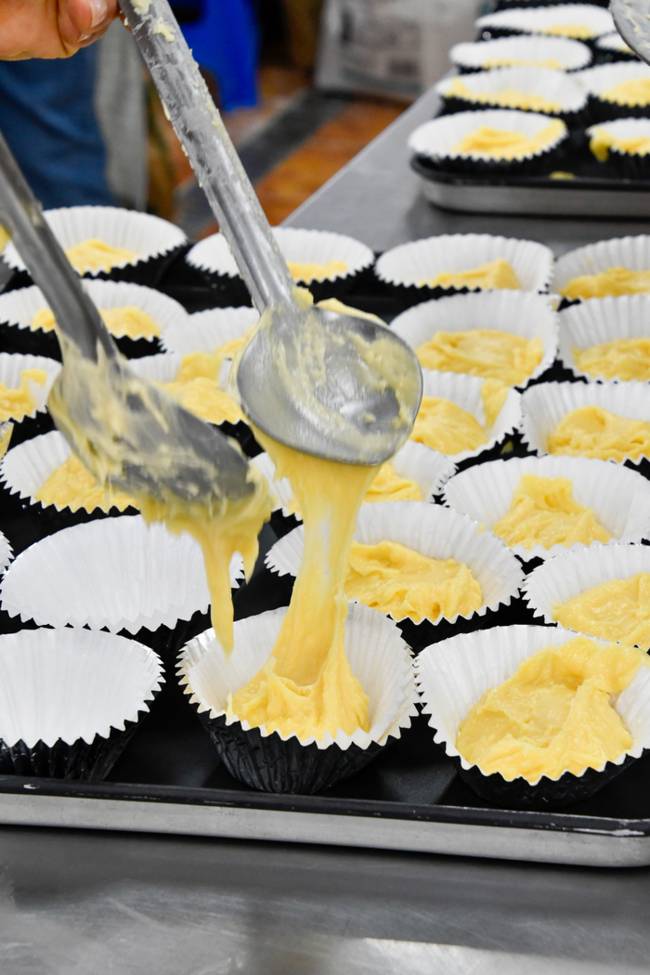 ▲ 나눔의 빵 봉사회의 빵 제조 과정 모습