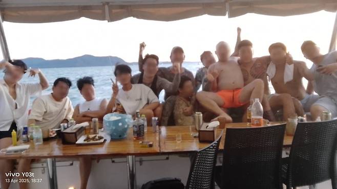 지난 6월 태국 파타야에서 검거된 종합 사기 범죄 조직원들이 워크숍을 연 모습./서울경찰청 광역수사단