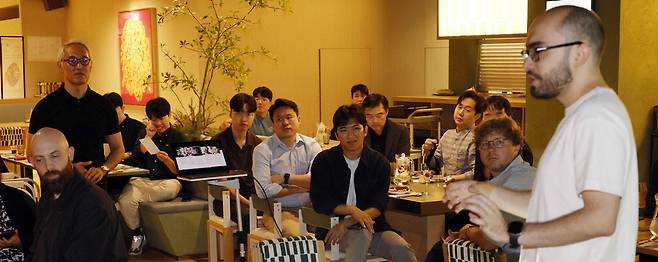 세계지식포럼 특별세션 '2025년의 AI 응용: 창의성, 상업, 자본의 교차점'이 지난 12일 서울 한남동 닥터로빈에서 열렸다. 김호영 기자