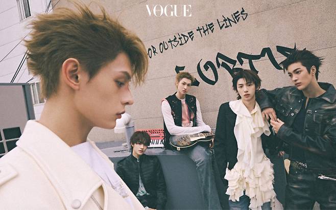 코르티스 패션 화보컷 (출처: 보그 코리아)