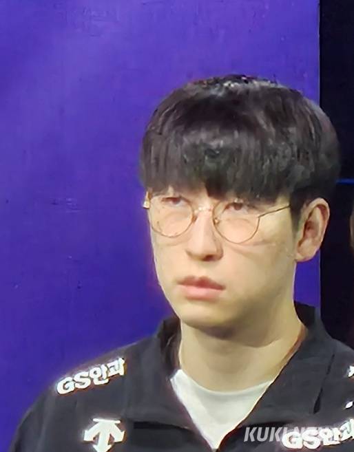 ‘듀로’ 주민규가 23일 서울 종로구 롤파크 LCK 아레나에서 열린 ‘2025 LCK FINALS 미디어데이’에 참석하고 있다. 송한석 기자