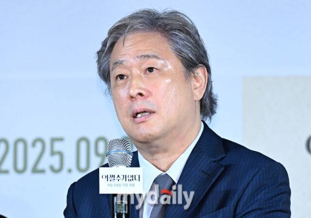 박찬욱 감독이 22일 서울 용산아이파크몰 CGV에서 진행된 영화 '어쩔수가없다' 시사회에 참석했다./마이데일리 한혁승 기자