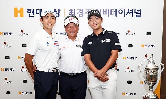 왼쪽부터 이수민, 최경주, 옥태훈(사진=KPGA 제공)