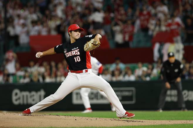 KIA 신인 김태형이 23일 인천SSG랜더스필드에서 열린 2025 KBO리그 SSG전에 선발 등판해 역투하고 있다. 사진 | KIA 타이거즈