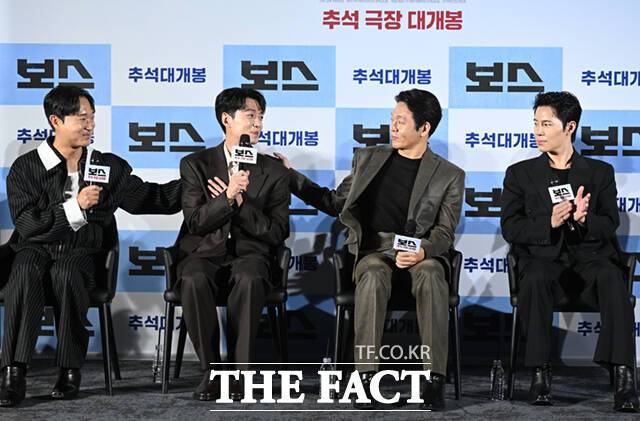 '보스'는 조직의 미래가 걸린 차기 보스 선출을 앞두고 각자의 꿈을 위해 서로에게 보스 자리를 치열하게 양보하는 조직원들의 필사적인 대결을 그린 코믹 액션 영화다. /이새롬 기자