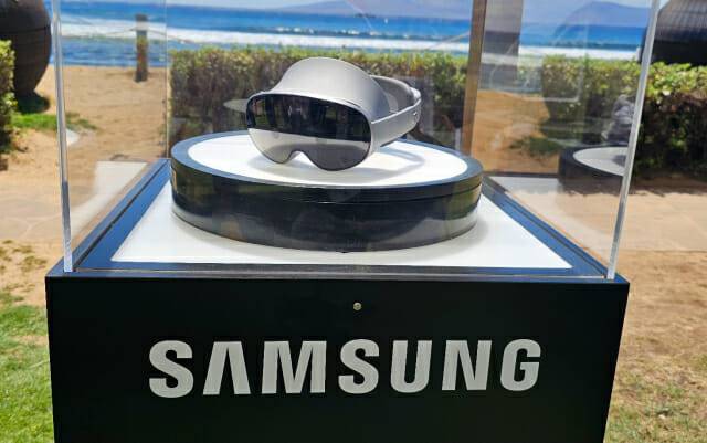 삼성전자가 내달 공개할 예정인 첫 XR 기기 '무한'이 퀄컴 스냅드래곤 서밋 행사장에 전시돼 있다(사진=장경윤 기자)