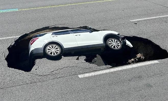 지난해 8월29일 오전 서울 서대문구 연희동 성산로에서 땅꺼짐(싱크홀)이 발생했다. 조승우 교육연수생
