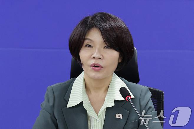 한정애 더불어민주당 정책위의장이 25일 서울 여의도 국회에서 열린 더불어민주당 보이스피싱 TF 출범식 및 당정협의에서 인사말을 하고 있다. 2025.9.25/뉴스1 ⓒ News1 신웅수 기자