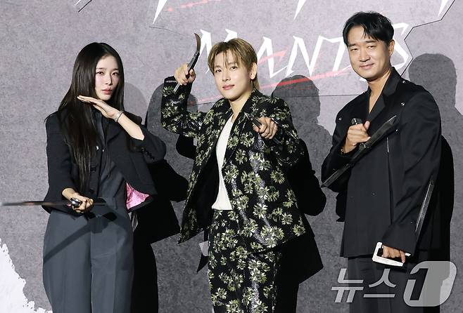 배우 박규영(왼쪽부터)과 임시완, 조우진이 25일 오후 서울 광진구 자양동 롯데시네마 건대입구점에서 열린 넷플릭스 영화 ‘사마귀’ 제작보고회에 참석해 포즈를 취하고 있다. 2025.9.25/뉴스1 ⓒ News1 권현진 기자