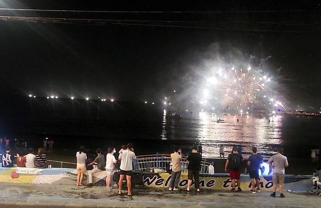 제주시 이호테우해변 찾은 시민과 관광객. 세계일보 자료사진