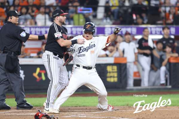 < 홈에서 세이프 노시환 >