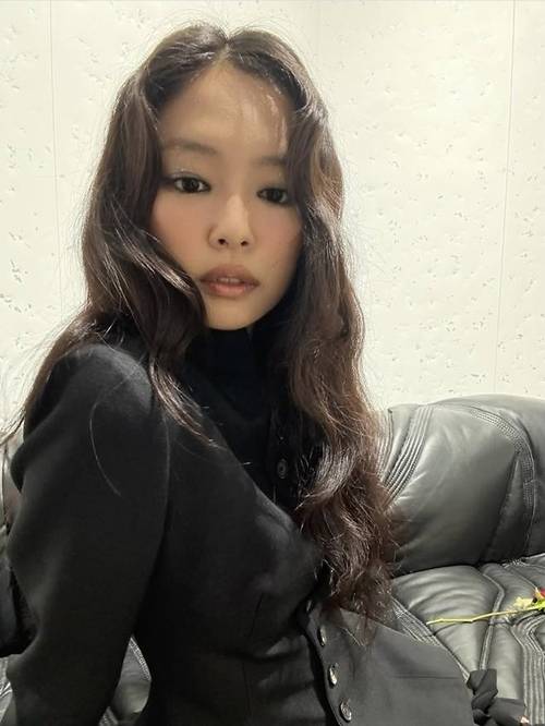 사진=제니 SNS