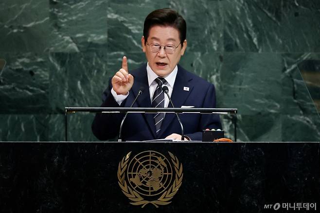 이재명 대통령이 지난 23일(현지시간) 미국 뉴욕 유엔 본부에서 열린 제80차 유엔 총회에서 기조연설을하고 있다. /로이터=뉴스1
