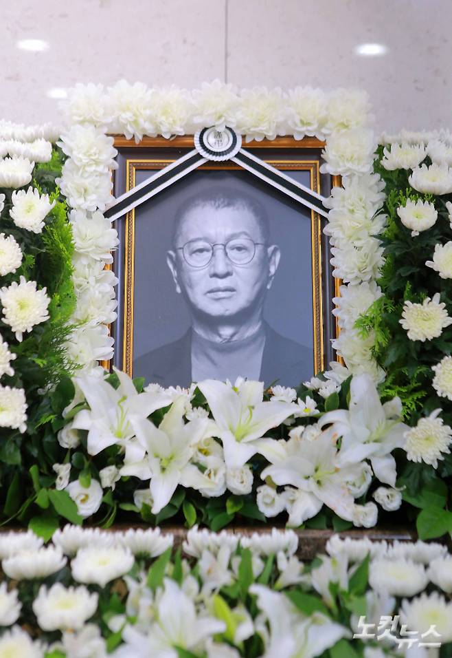 26일 서울 송파구 서울아산병원 장례식장에 개그맨 전유성의 빈소가 마련돼 있다. 사진공동취재단