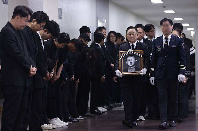 고 전유성 마지막 가는 길. 28일 서울 영등포구 여의도 KBS 신관 ‘개그콘서트’ 녹화 스튜디오에서 개그맨 전유성 노제가 엄수되고 있다. 2025.9.28 연합뉴스