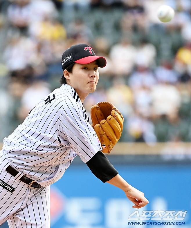 13일 잠실야구장에서 열린 KIA와 LG의 경기, LG 선발투수 임찬규가 역투하고 있다. 잠실=허상욱 기자wook@sportschosun.com/2025.09.13/