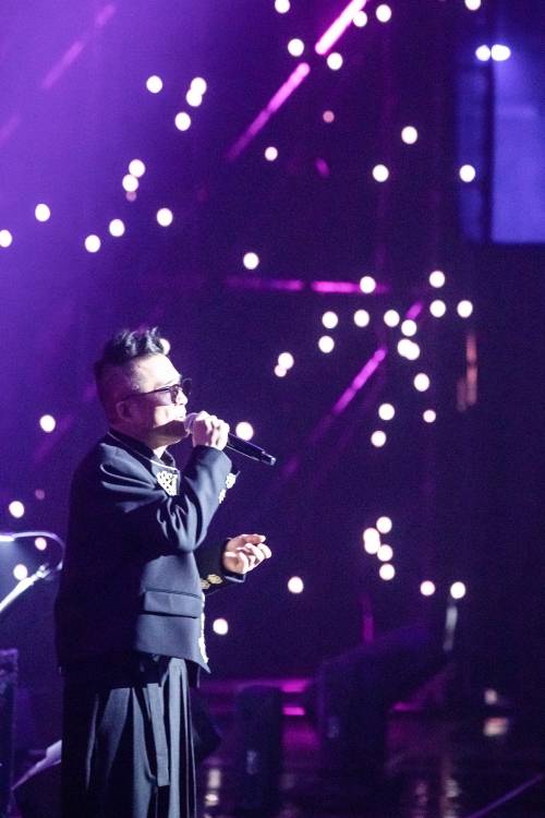 김건모 부산 KBS홀 전국투어 콘서트 공연 사진. 아이스타미디어컴퍼니 제공