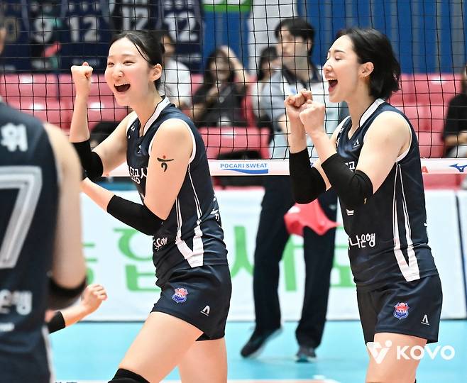 기뻐하는 황연주(오른쪽). /사진=KOVO 제공