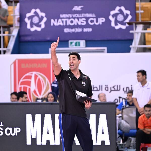 대한배구협회가 이사나예 라미레스 남자대표팀 감독과 2026년까지 계약을 유지하기로 결정했다(사진=대한배구협회)