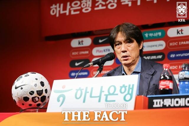 29일 10월 A매치 소집명단을 발표하고 있는 홍명보 감독./KFA