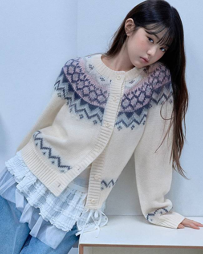 로라로라 (ROLAROLA)가 공개한 장원영 화보