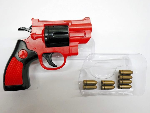 일본 전역에서 실탄 발사가 가능한 장난감 권총이 유통되면서 일본 경찰이 긴급 회수에 나섰다. 사진은 해당 제품 ‘리얼 기믹 미니 리볼버’. 요미우리신문캡쳐·뉴시스