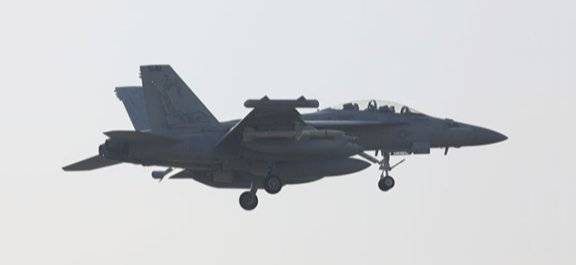 경기 평택시 주한미군 오산공군기지 상공에서 EA-18G 그라울러 전자전기가 비행하고 있다. 뉴스1