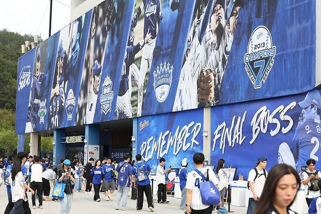 ▲ 오승환의 은퇴식을 맞아 각종 조형물로 꾸민 삼성라이온즈파크 ⓒ삼성 라이온즈